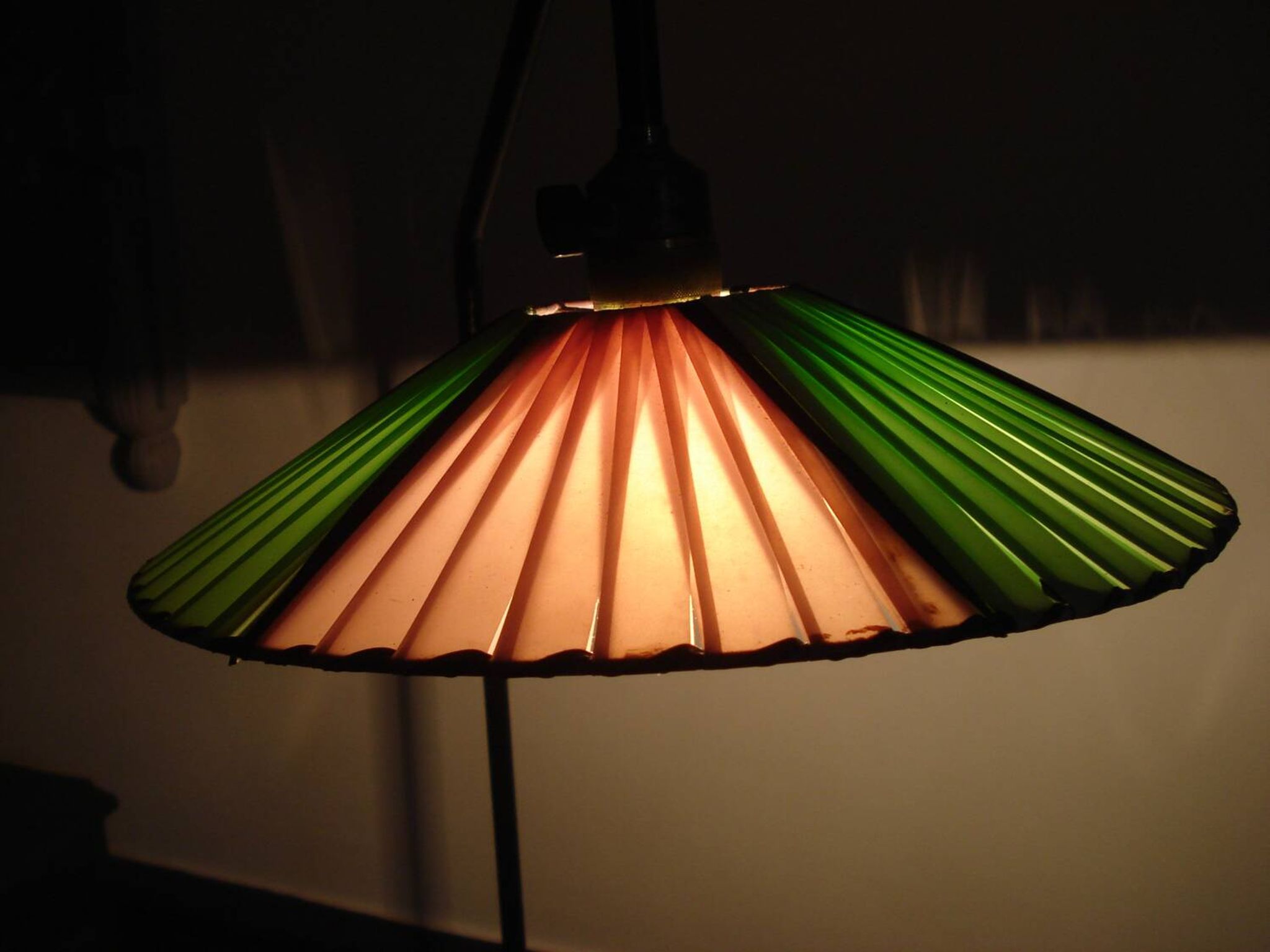 VINTAGE FLOOR LAMP 1960 PURPLE AND GREEN LAMPSHADE