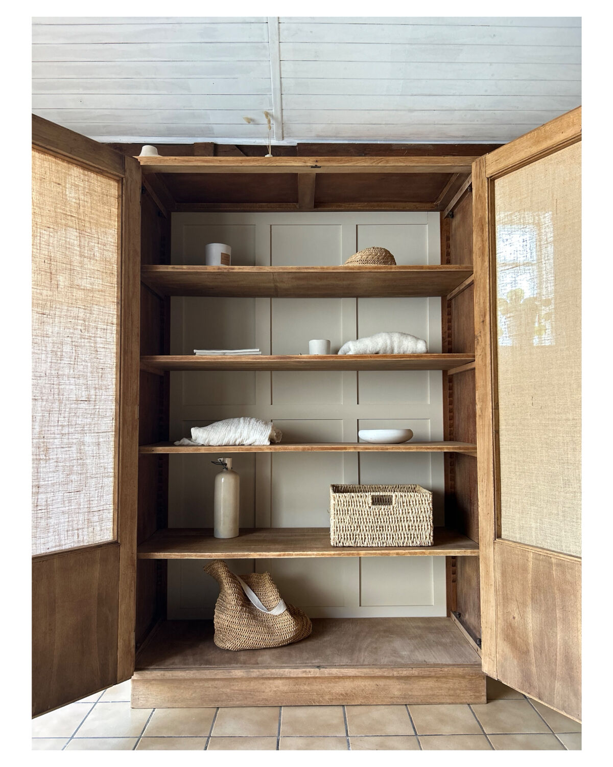 Armoire parisienne rénovée