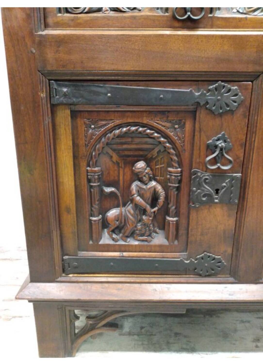 High period carved furniture