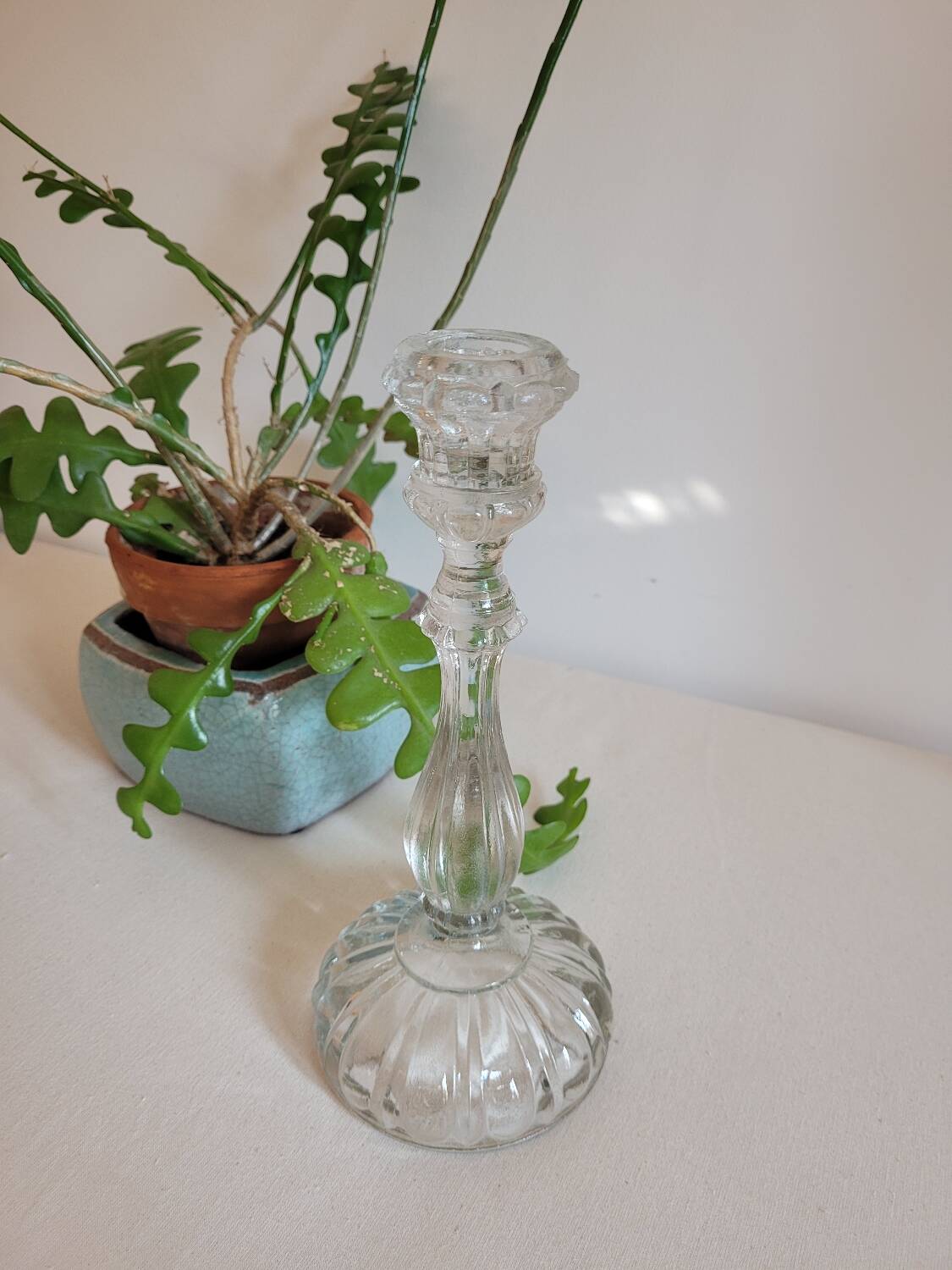 Chandelier en verre moulé