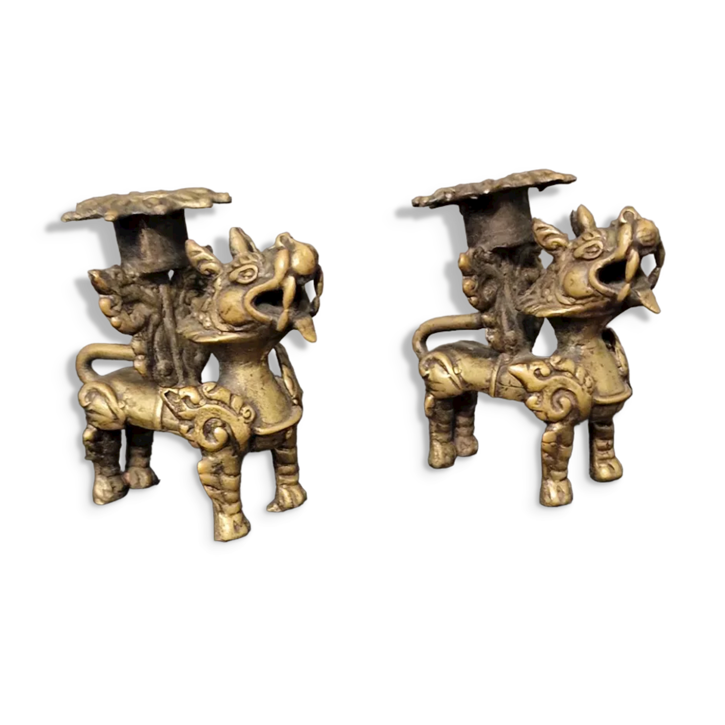 Old pair of candlesticks dog fô bronze