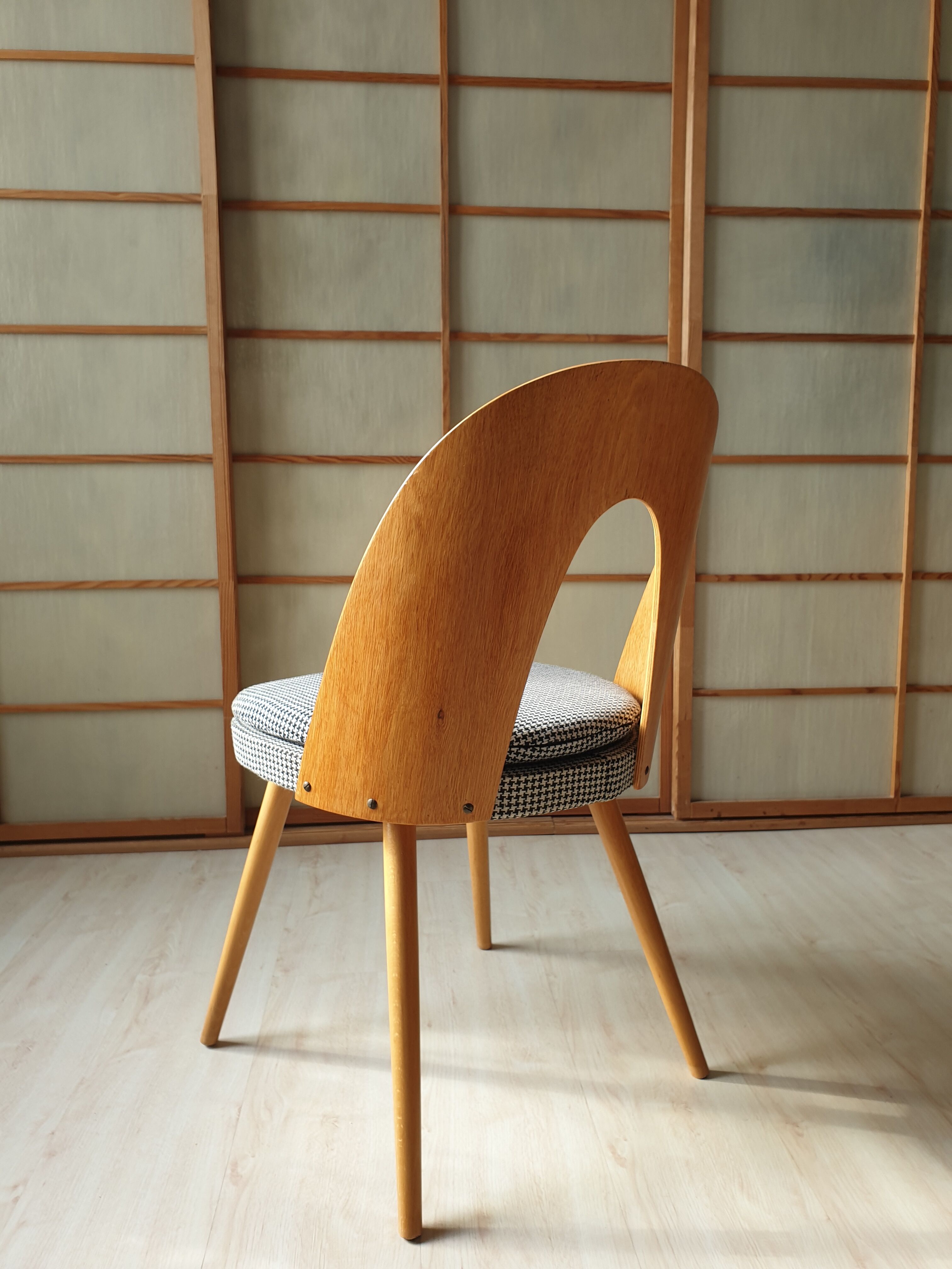 Antonin Suman chairs 60