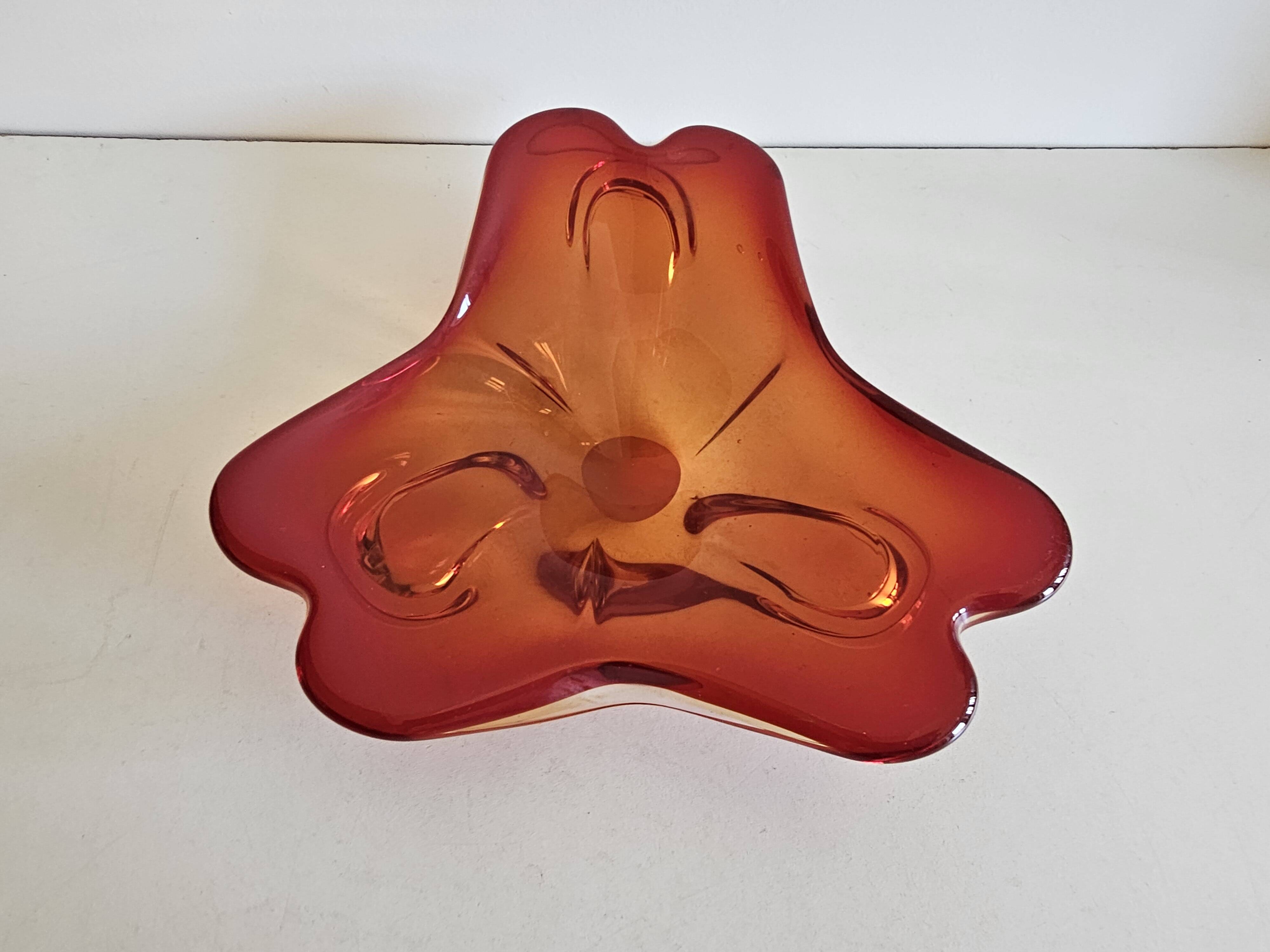Transparent orange glass bowl in the Murano Sommerso style, 24cm.