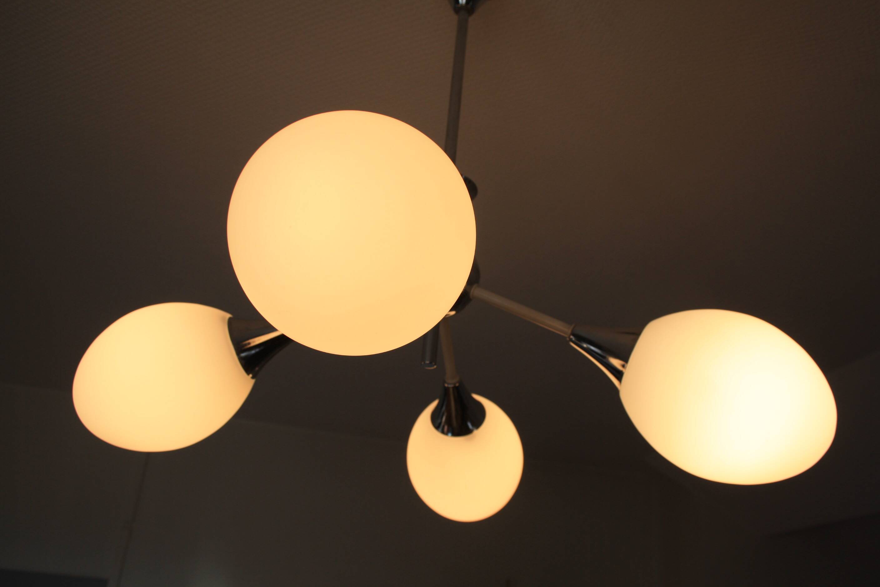 Sputnik metal & opaline chandelier