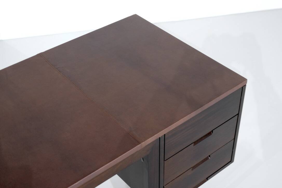 Canaan desk in wood and leather by Marcel Breuer for Gavina, Italy 1950s.