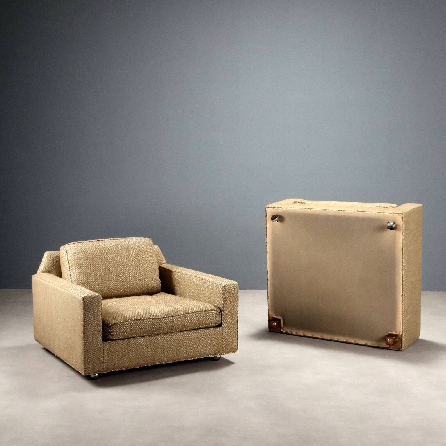 Paire de fauteuils des années 1960