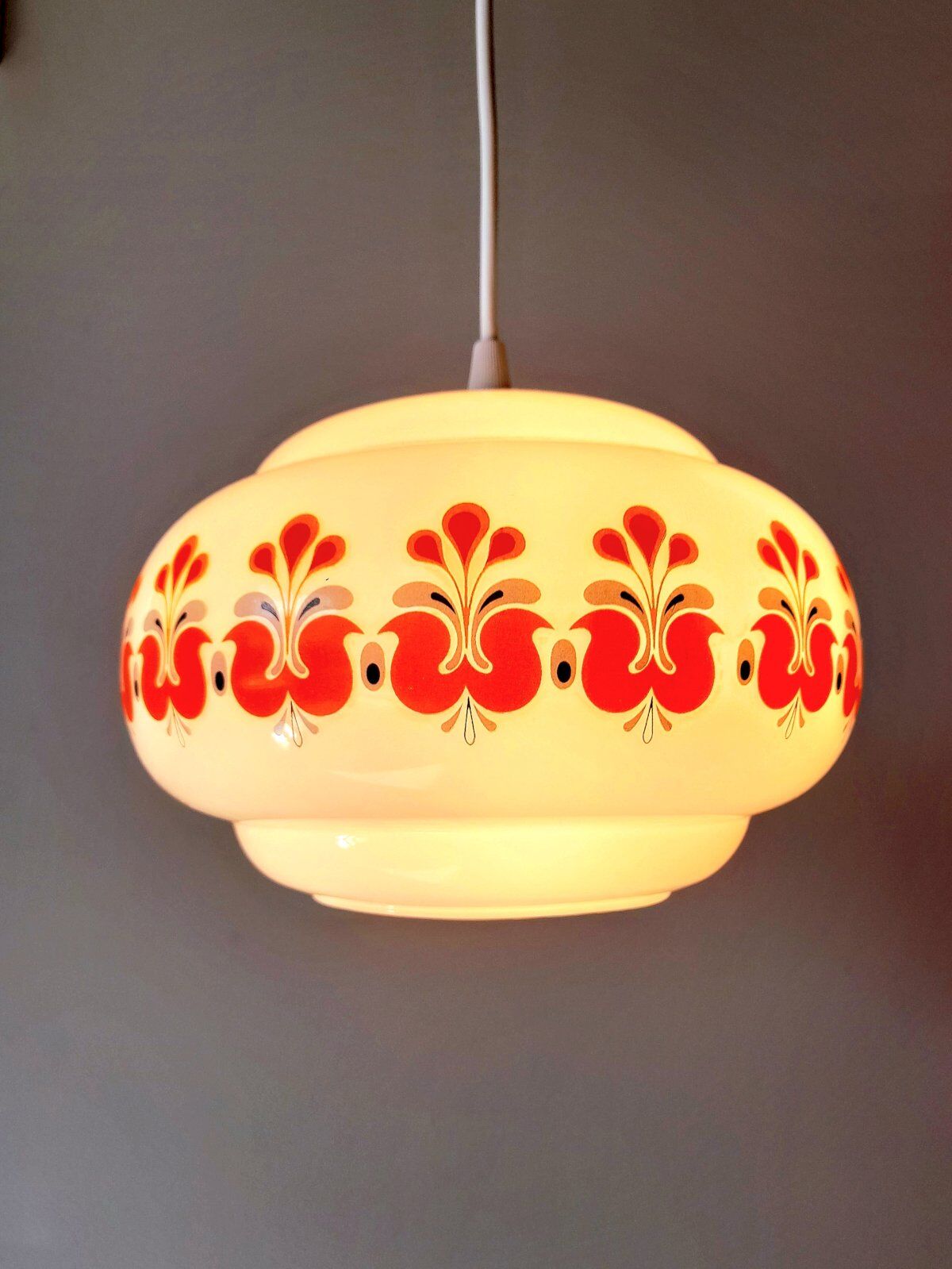 Suspension in opaline screen-printed 1970