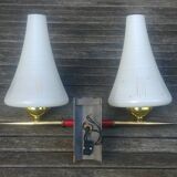 Vintage wall light from the 40s/50s with its two glass sconces on a brass support