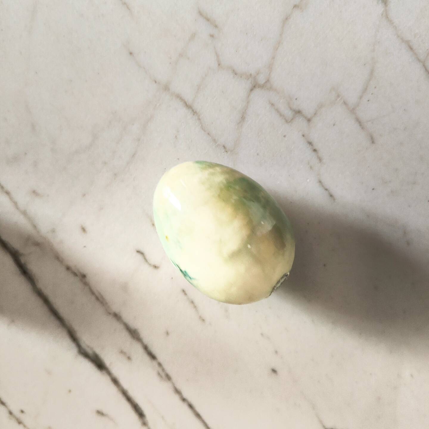 Deux oeufs en albâtre