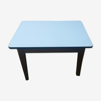 Table in Formica