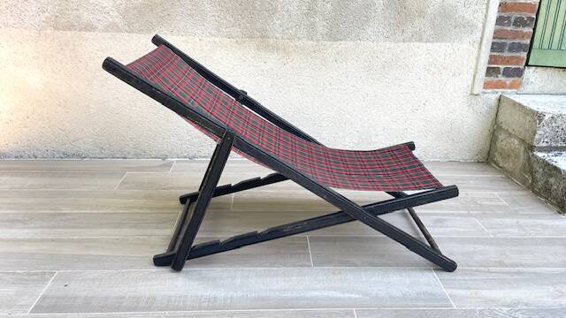 Vintage folding deck chair