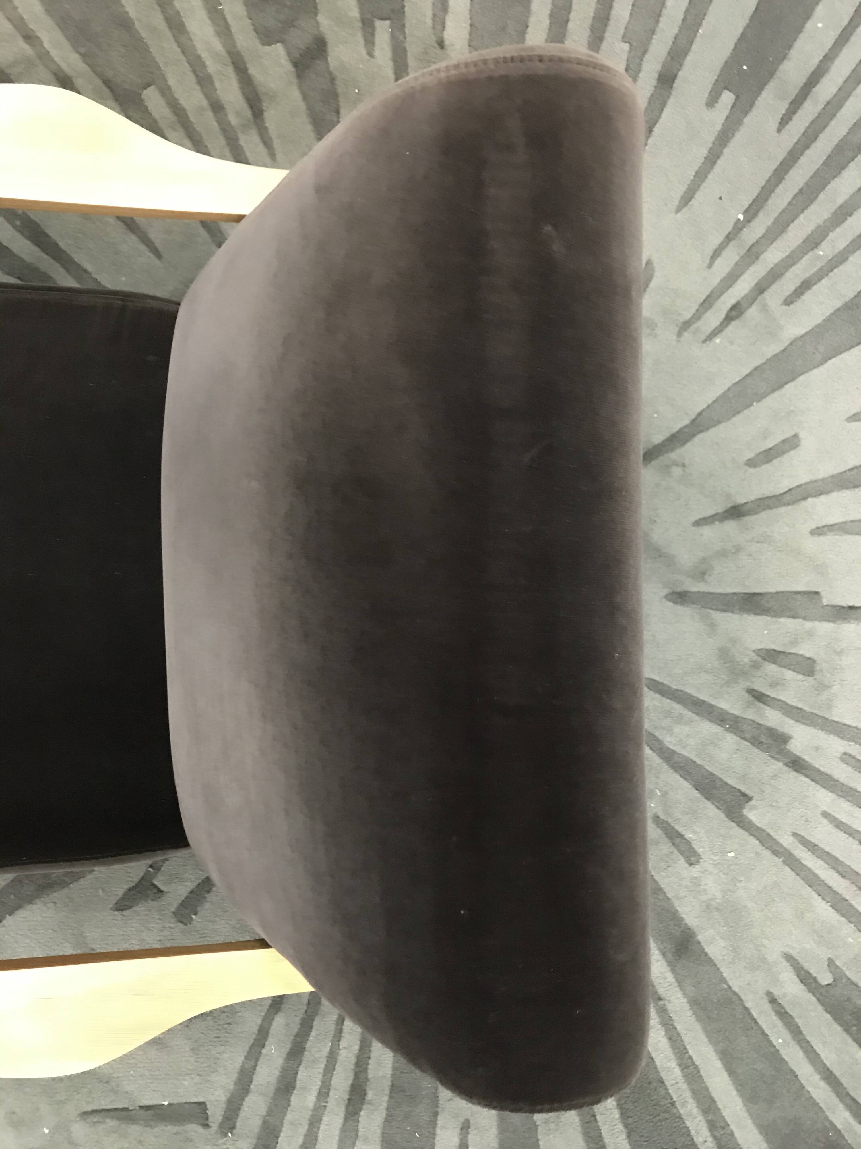 Floating velvet grey velvet chair chic Red Edition