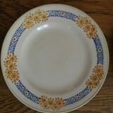 4 st. AMAND earthenware plates