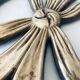 Dessous de plat en laiton forme noeud