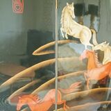 Lacquered screen with a horse pattern