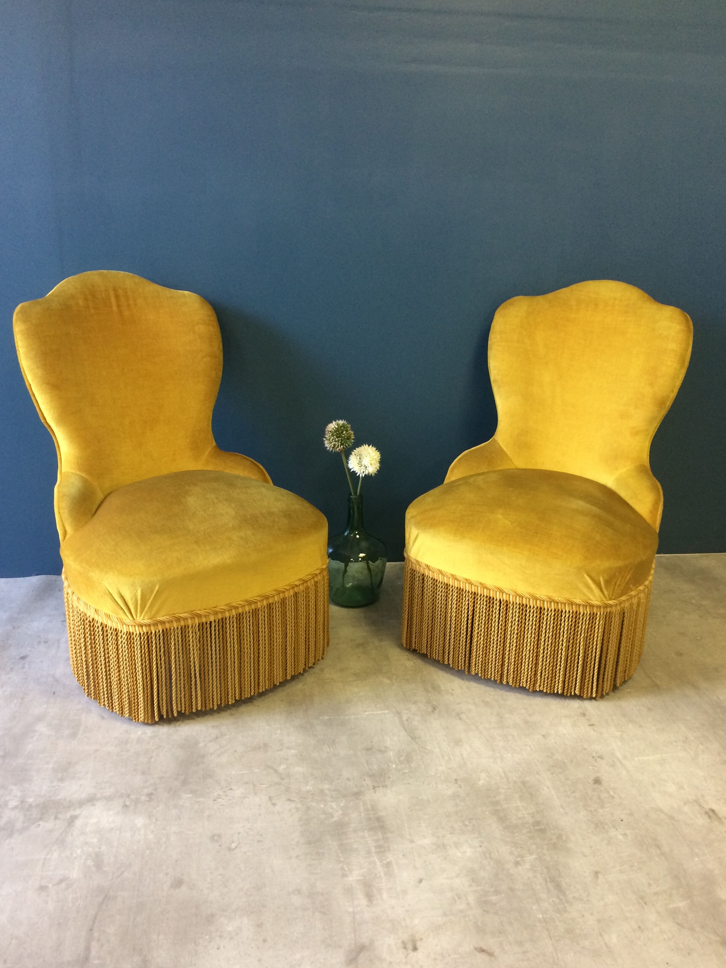 Set of 2 old gold toad armchairs