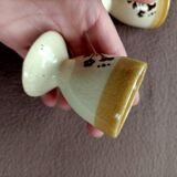 Retro egg cups 💐
