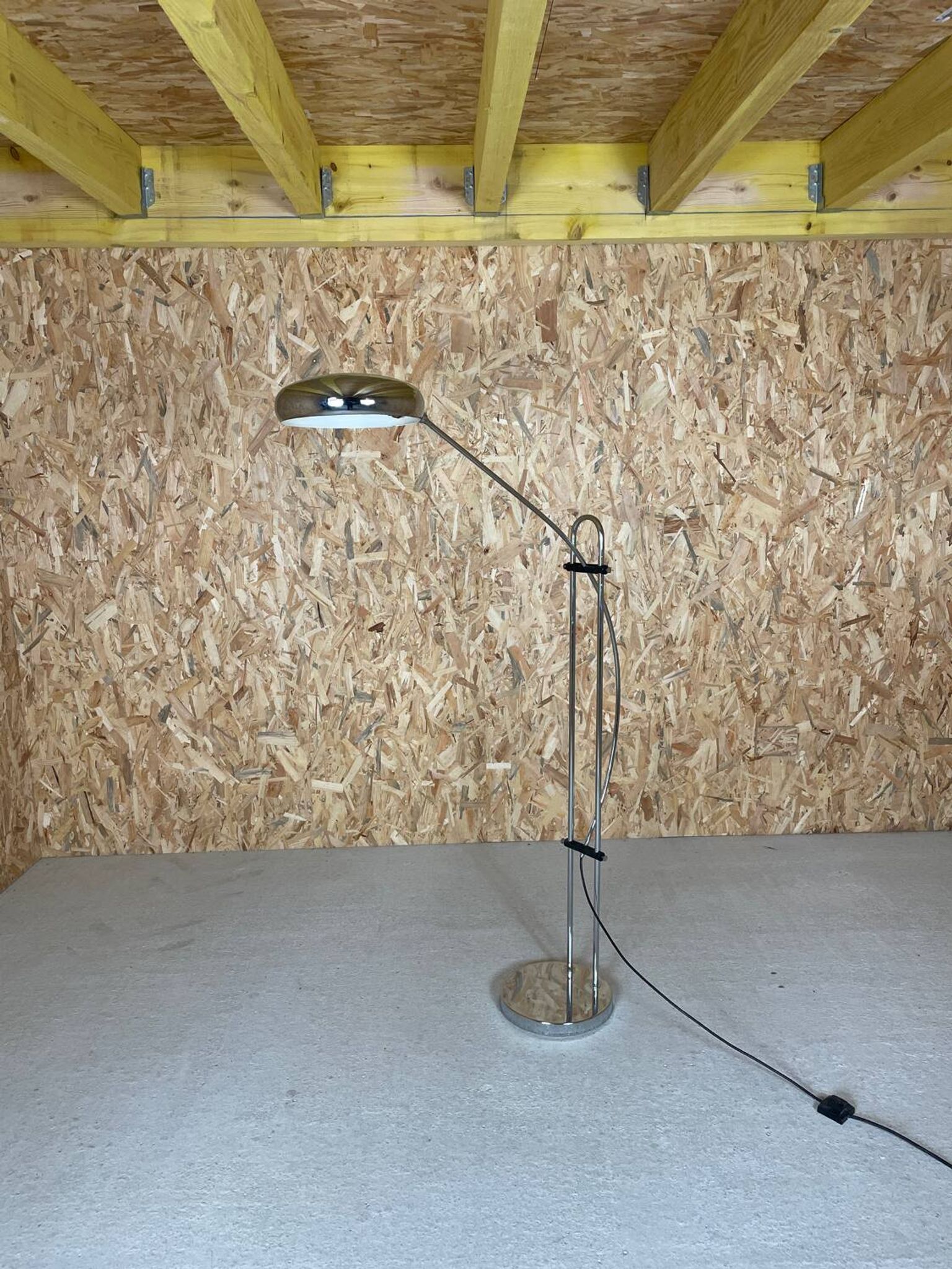 Arc floor lamp