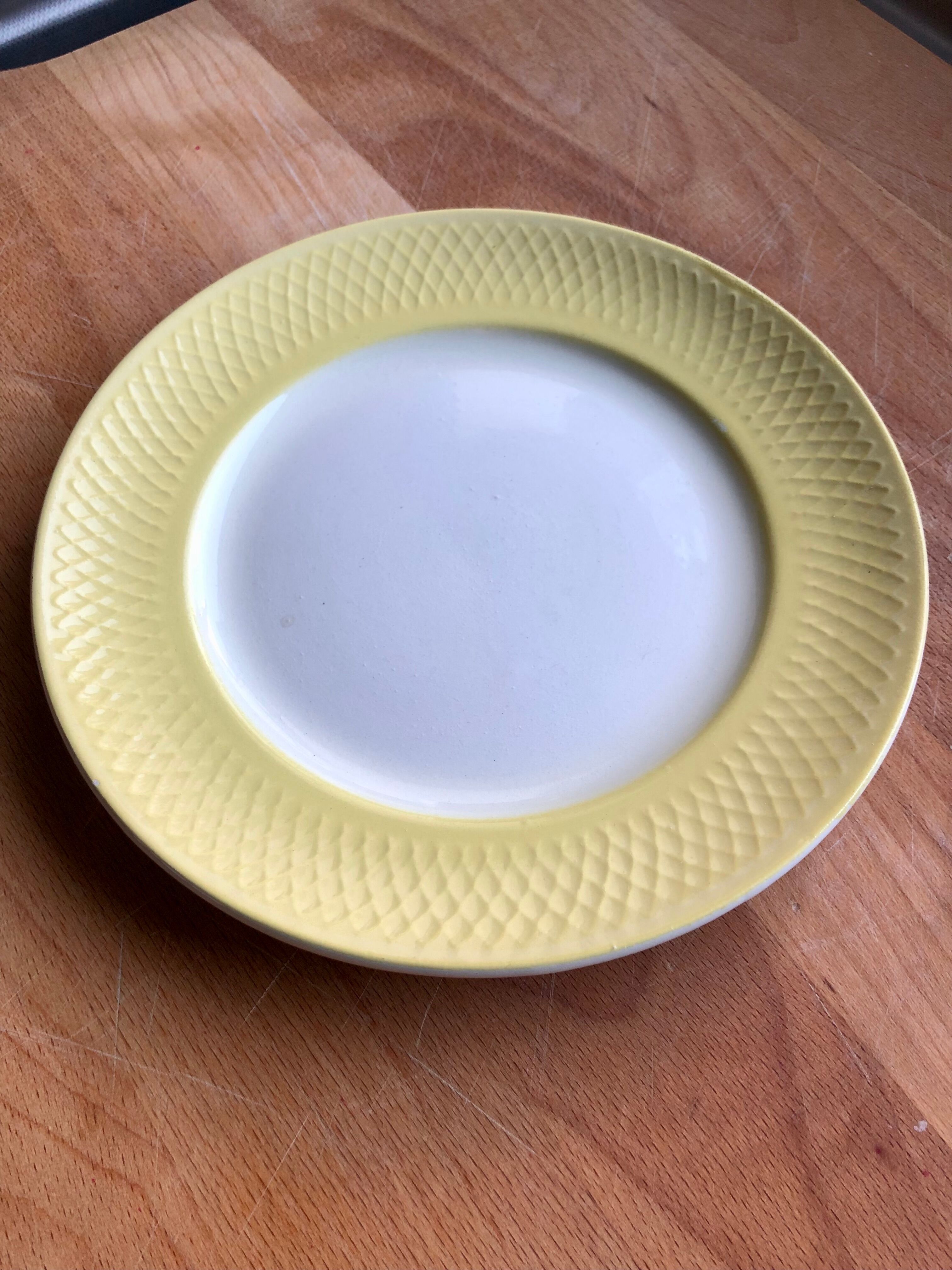 Dessert service, cake dish and plates