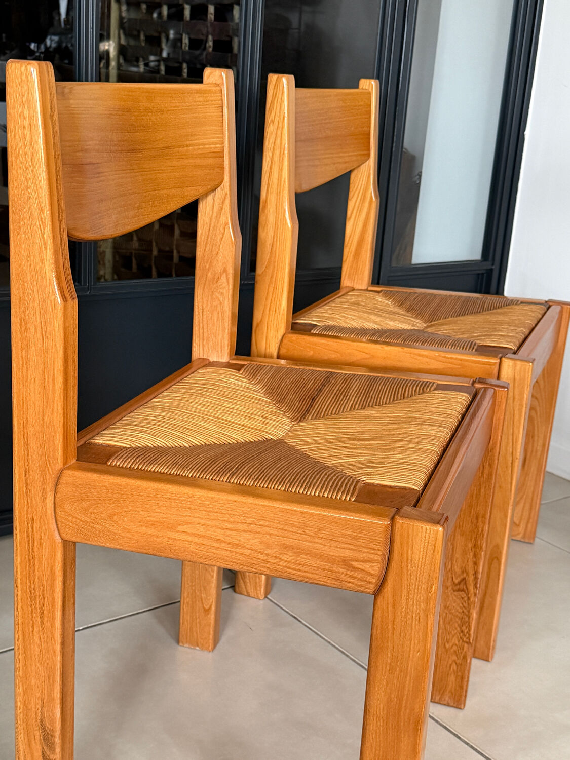 Pair of solid elm chairs with straw – Maison Regain, here