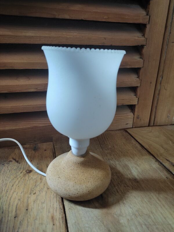 Lampe chevet base pierre reconstituée tulipe verre blanc originale