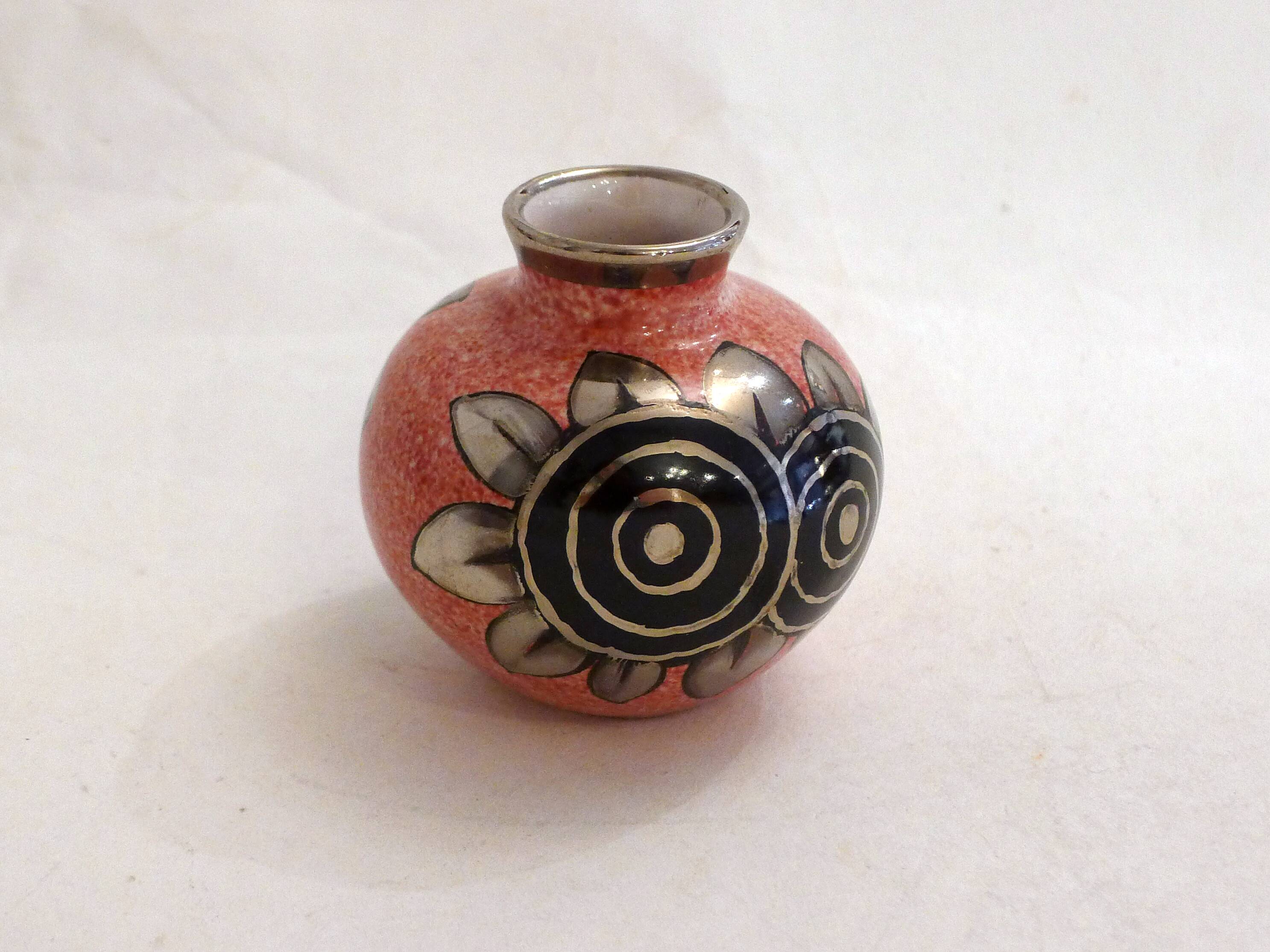 Small Art Deco round vase signed A. Renoleau, stylised floral decoration 1920s.
