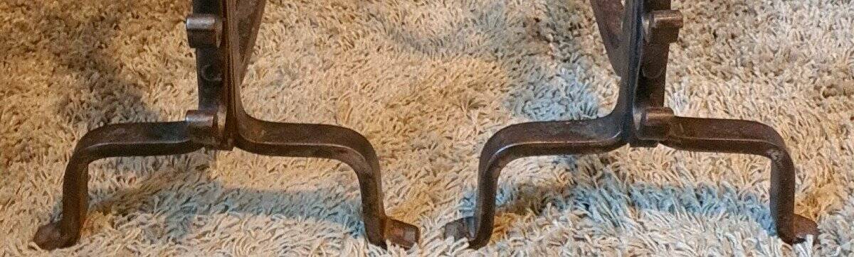 Paire de landiers, chenets à godets XIXème