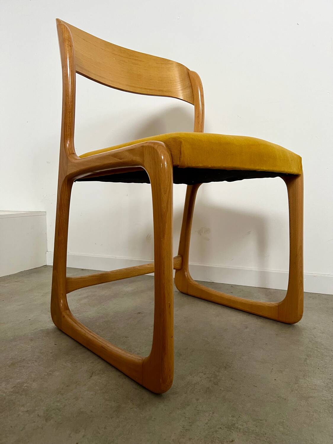 Set of 7 Baumann sled chairs in wood and mustard yellow fabric, 1960s