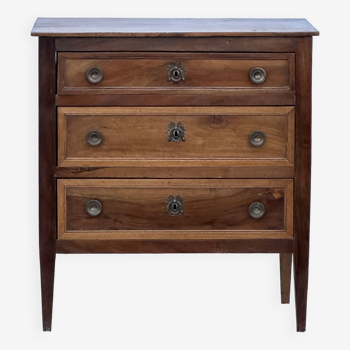 Chest of drawer