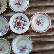 16 assiettes creuses anciennes dépareillées 