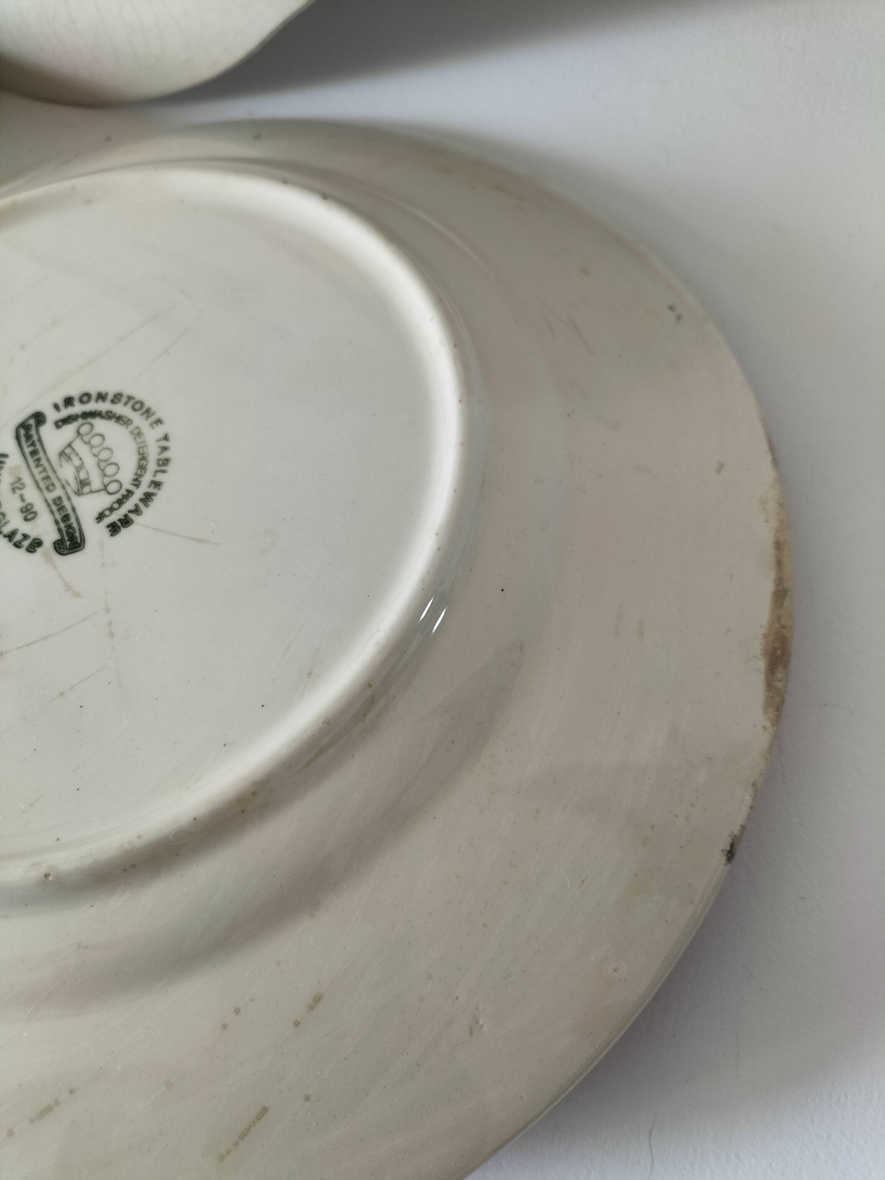 8 old pieces with English decoration – Mismatched collection