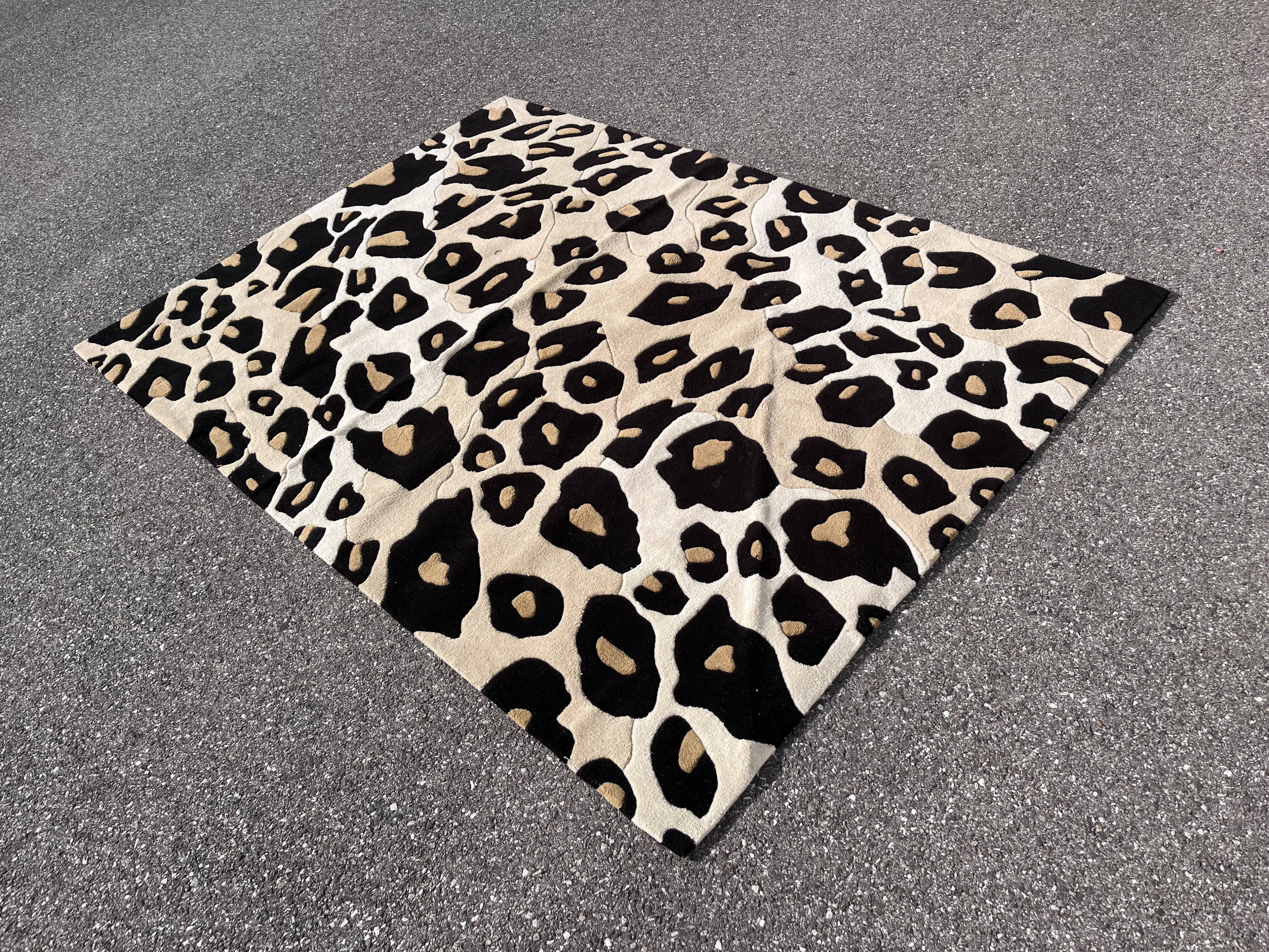 Vintage leopard carpet, 170x240 cm
