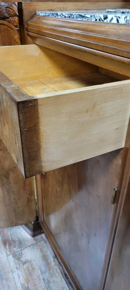 Art Deco period sideboard in blond walnut circa 1940
