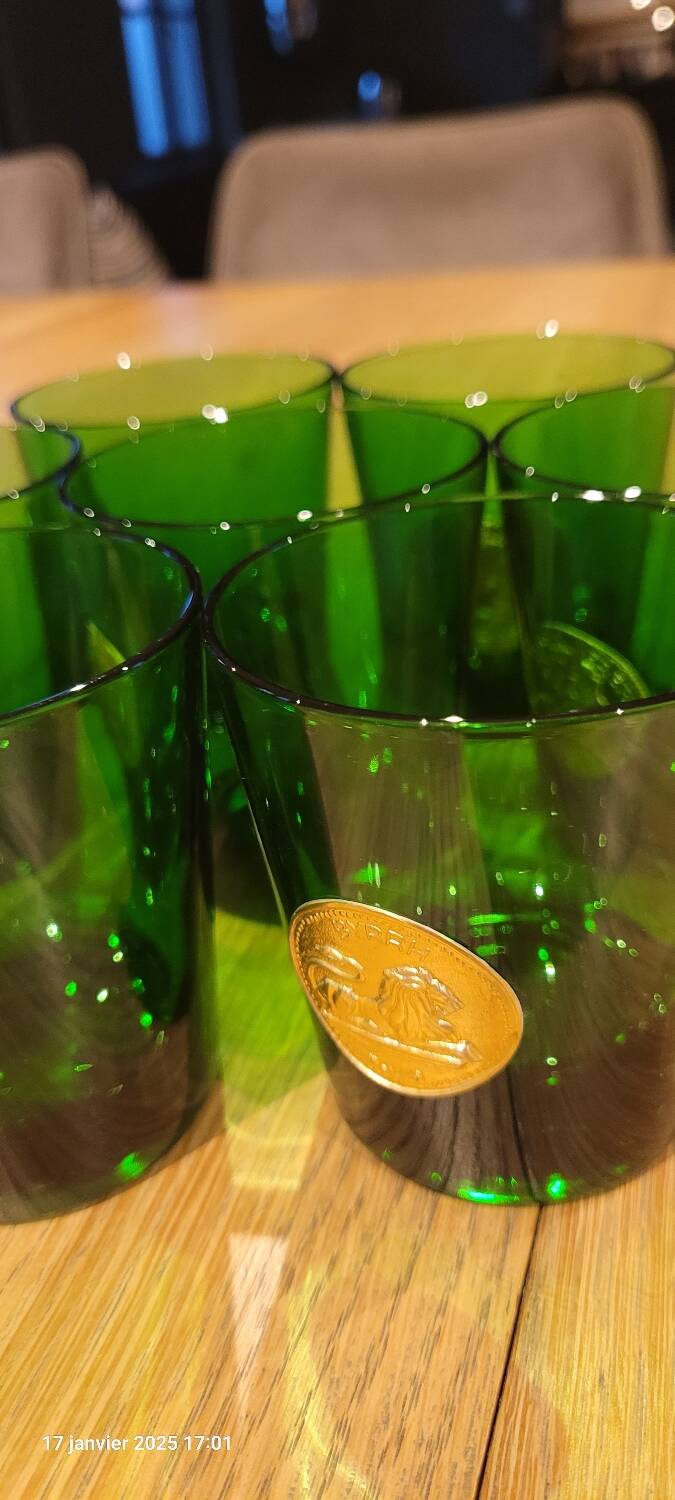 7 BYRRH green glasses