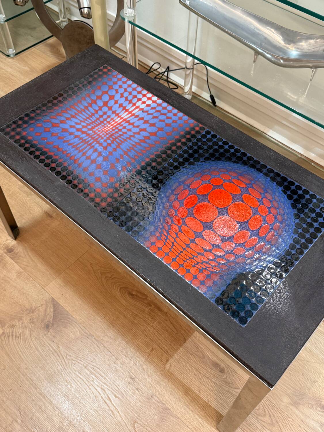 Op Art vintage table design – Vasarely style