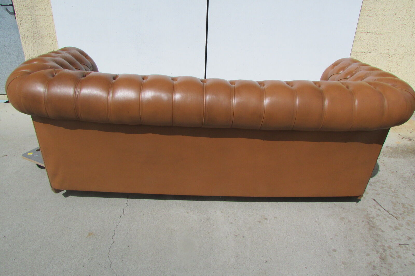 Sofa Chesterfield 3 seats patinated fawn leather