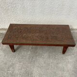 Table en bois sculptée style afro plateau en verre
