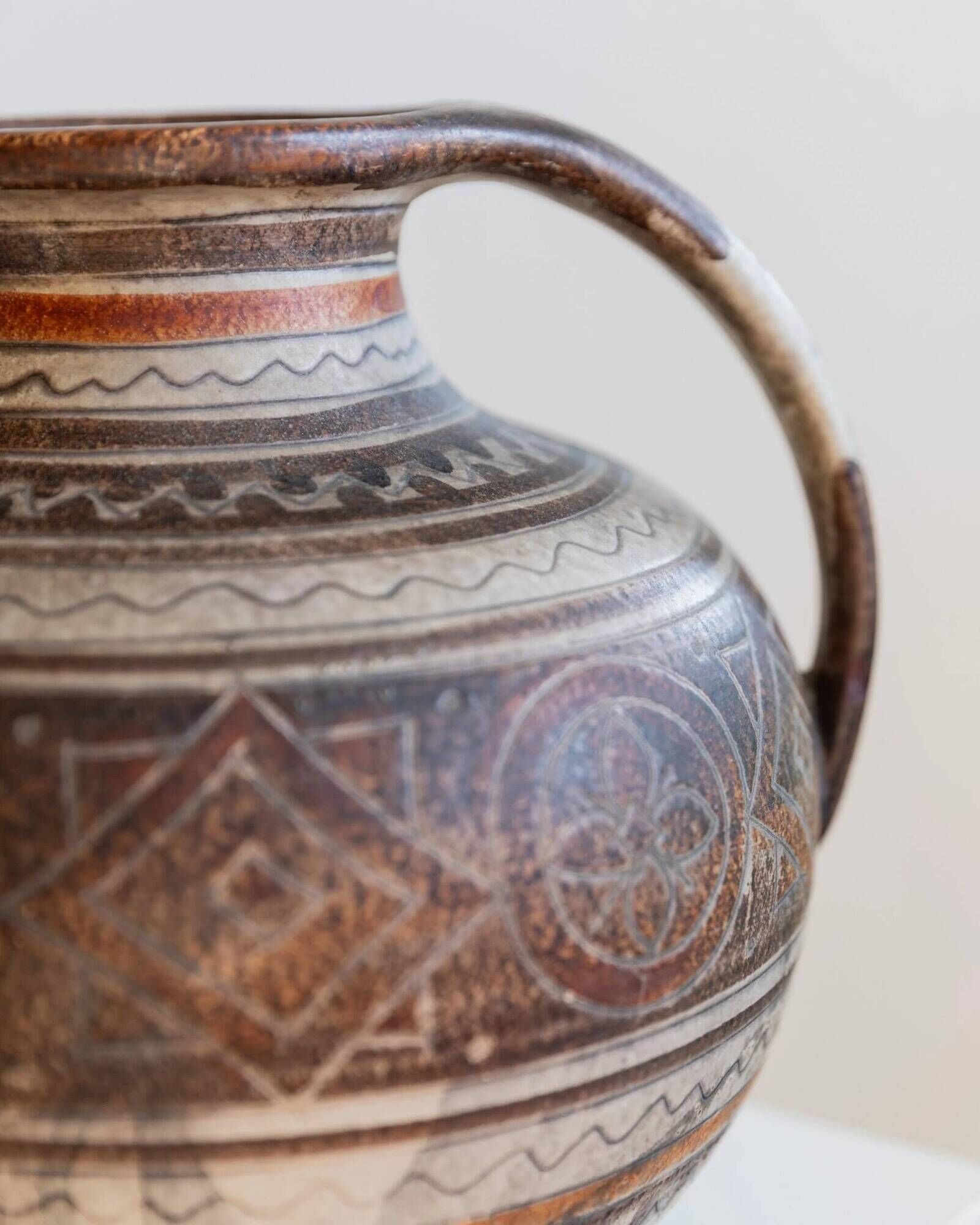 Vintage ceramic vase from the 1960s, hand-painted Italian pottery with two handles, brown tones and decorative pattern by Italica Ars.
