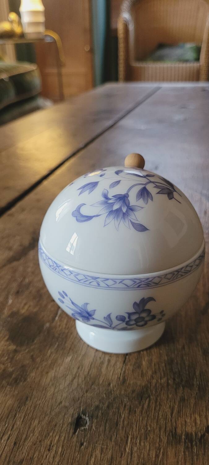 Paris Porcelain mustard pot