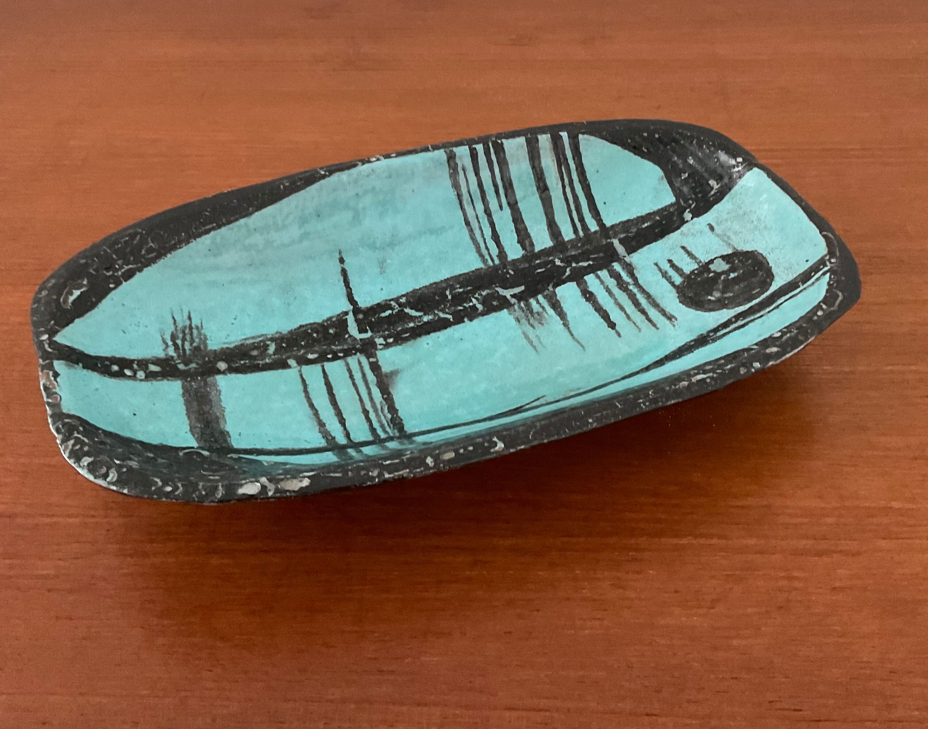 Empty vintage ceramic pocket signed