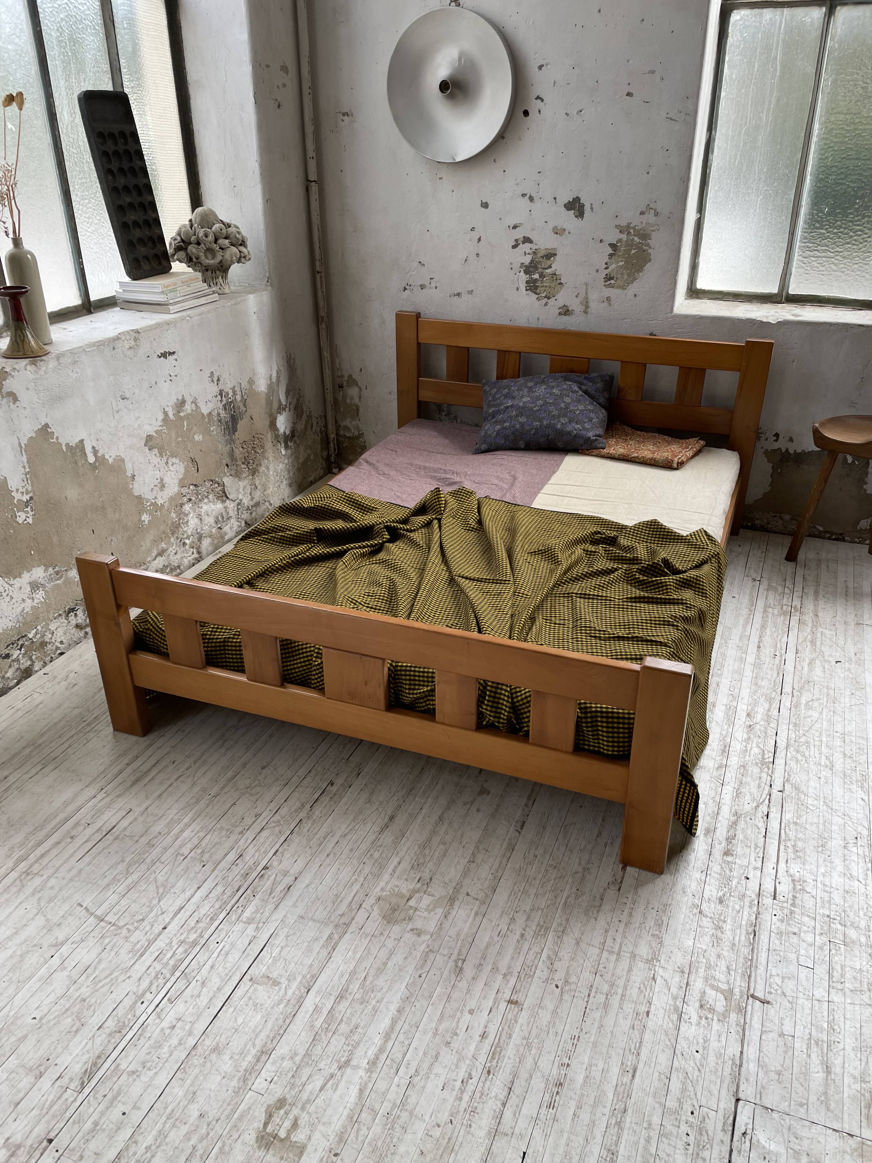 Maison Regain solid double bed 140 cm