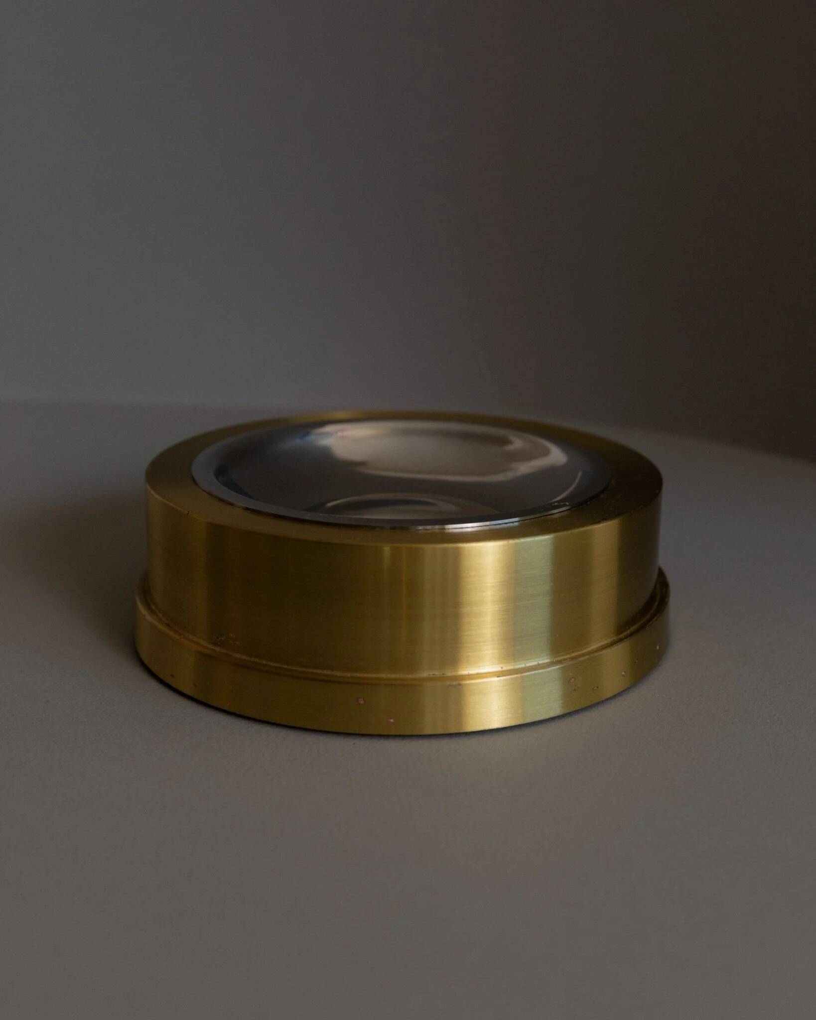 Cendrier vintage en métal bicolore or et argent – design italien, style Hollywood Regency des années 1970