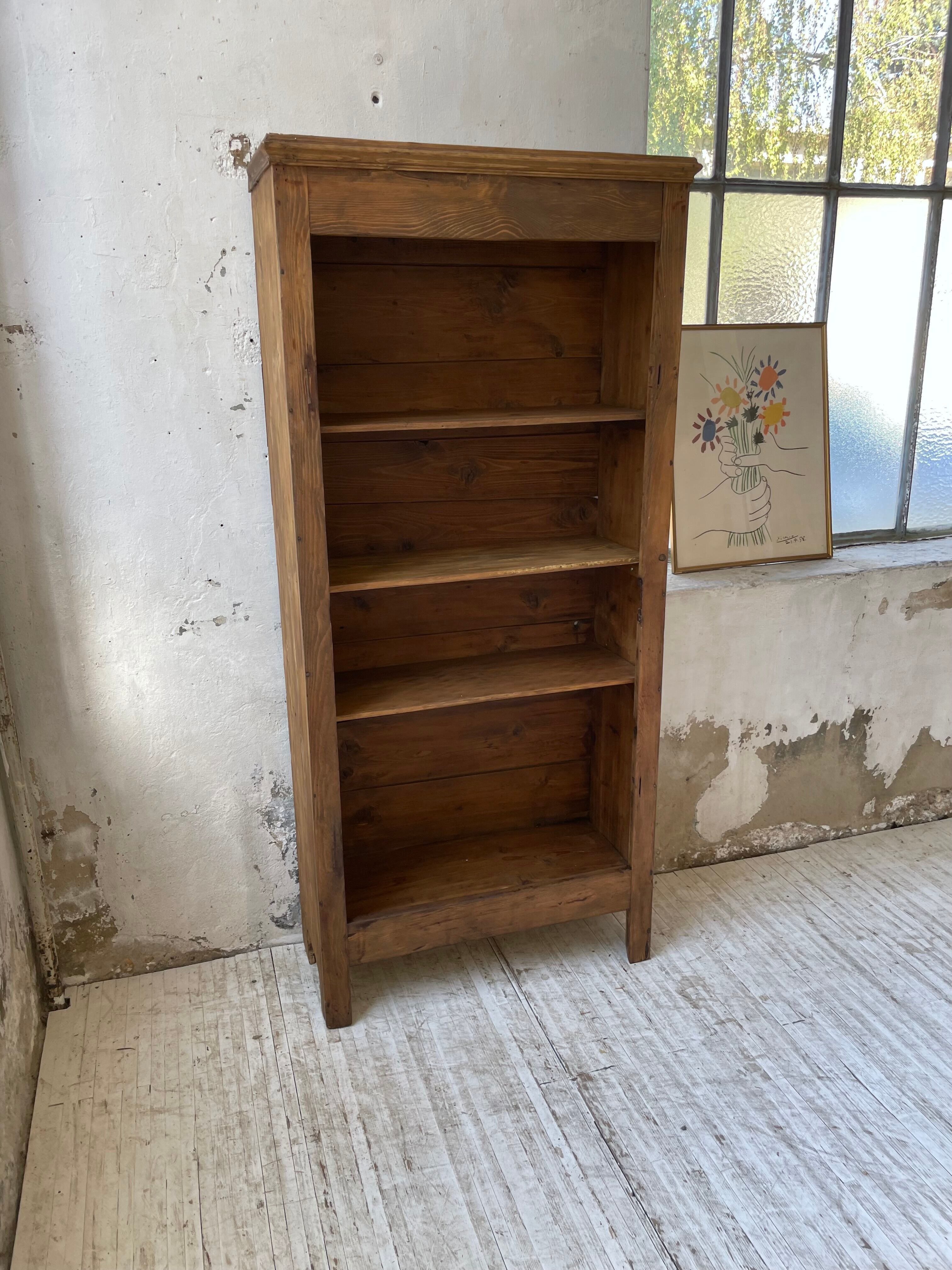 Library bonnetière pine