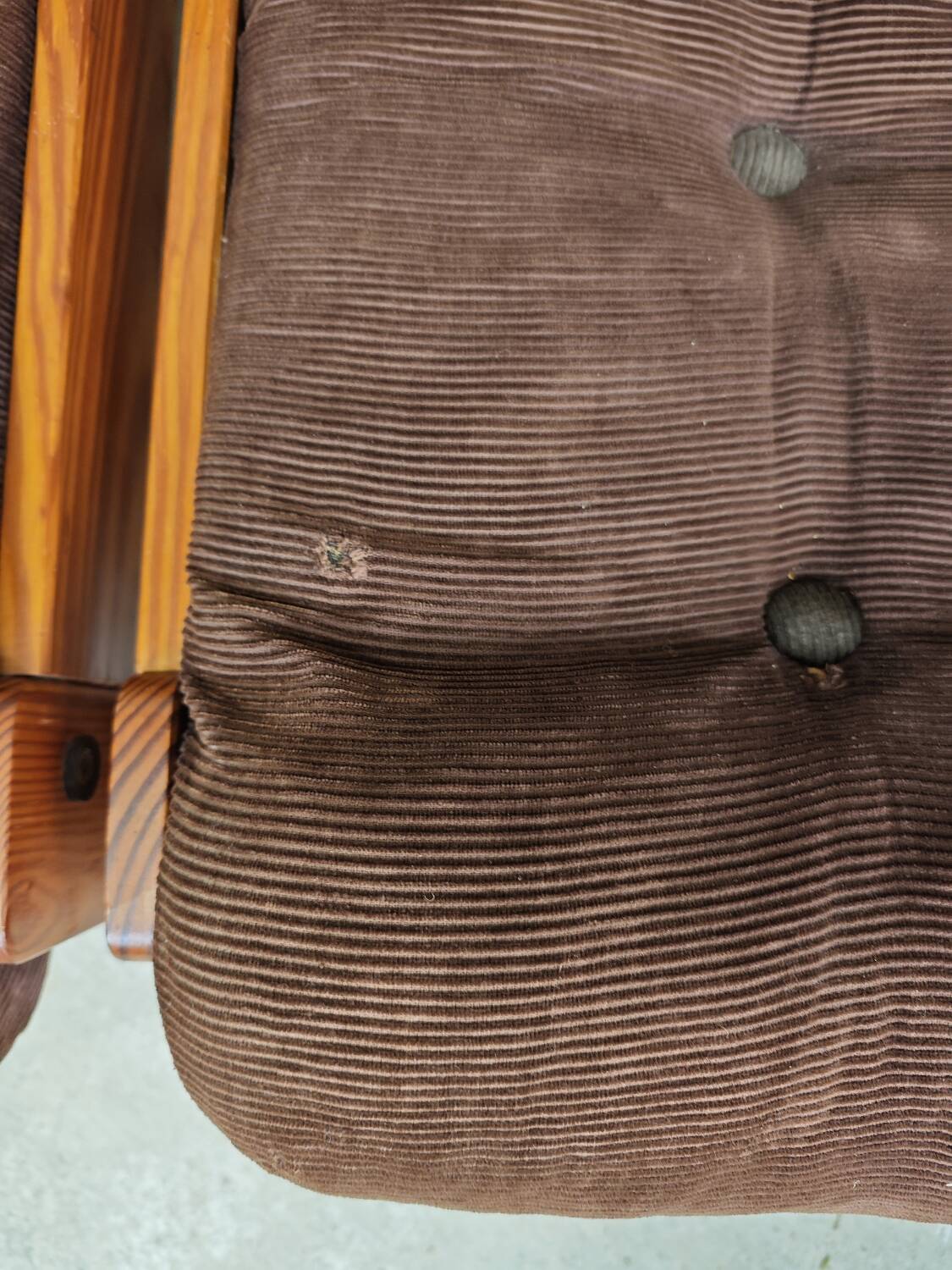 Pair of armchairs in pine and velvet