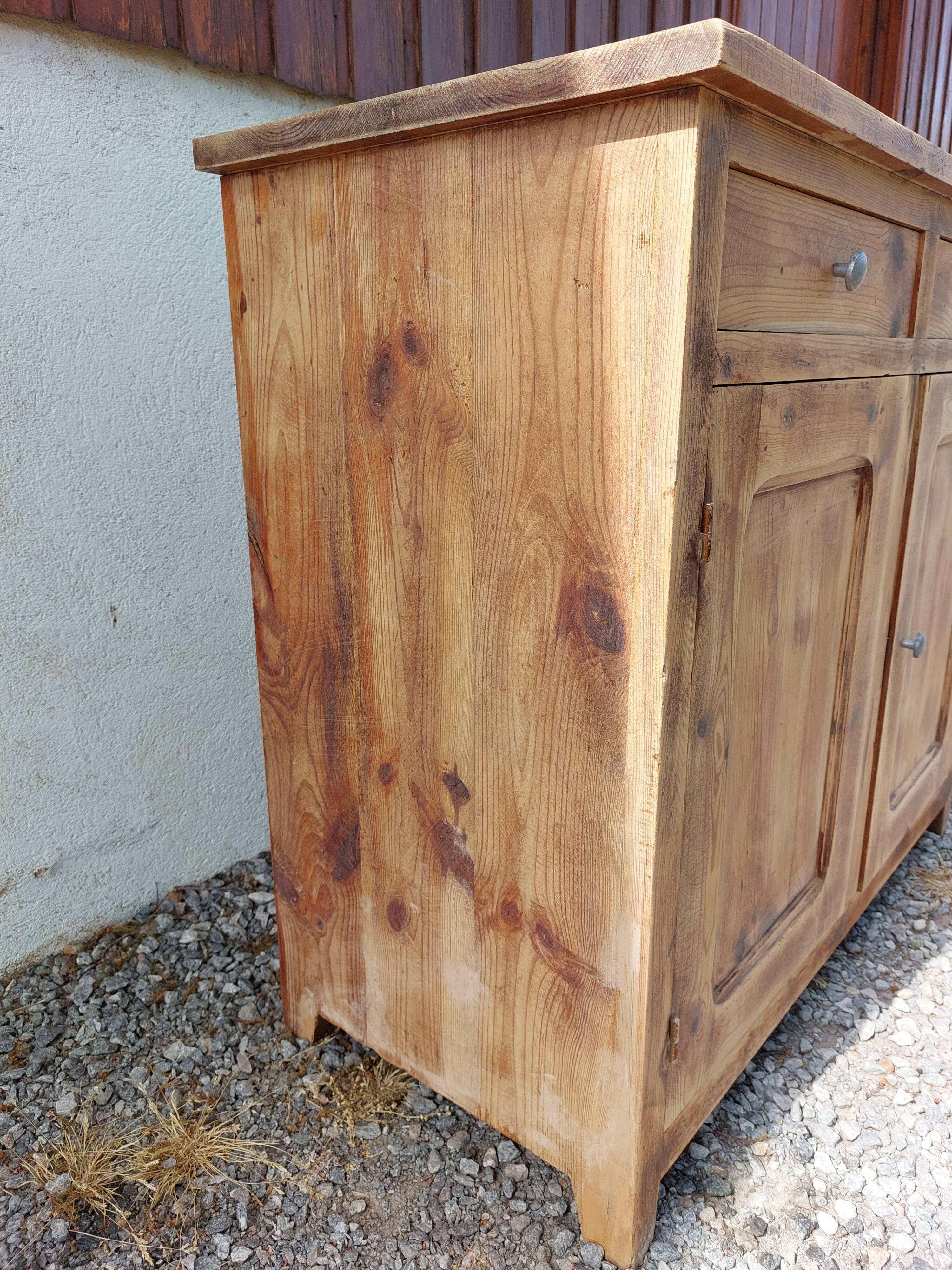 Sanded Parisian buffet