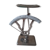 Old letter scale scale