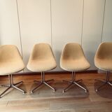 Set of 4 chairs the Fonda by Charles and Ray Eames, woolen yellow straw 1960-1970