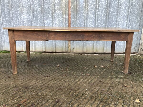 Table de ferme ancienne en chêne massif pieds gainés avec 1 tiroir en bout.