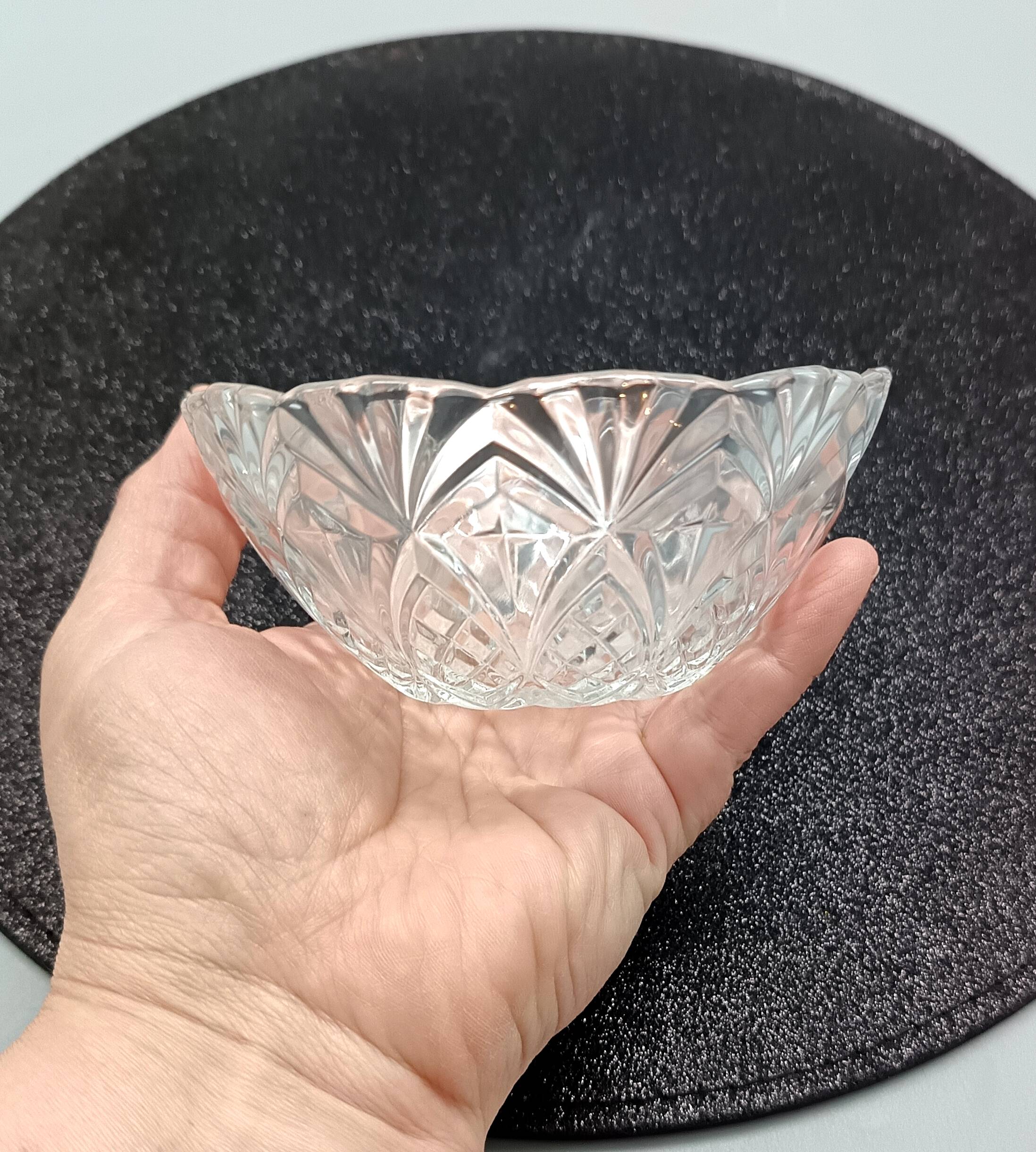 Dessert set, bowls and salad bowl in vintage textured glass