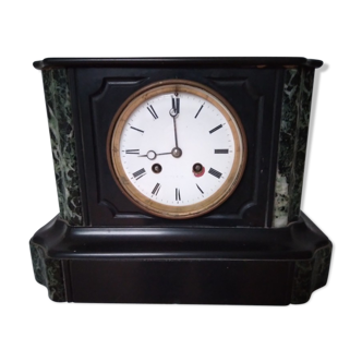 Pendule en marbre de style Napoléon III  de "forme borne"